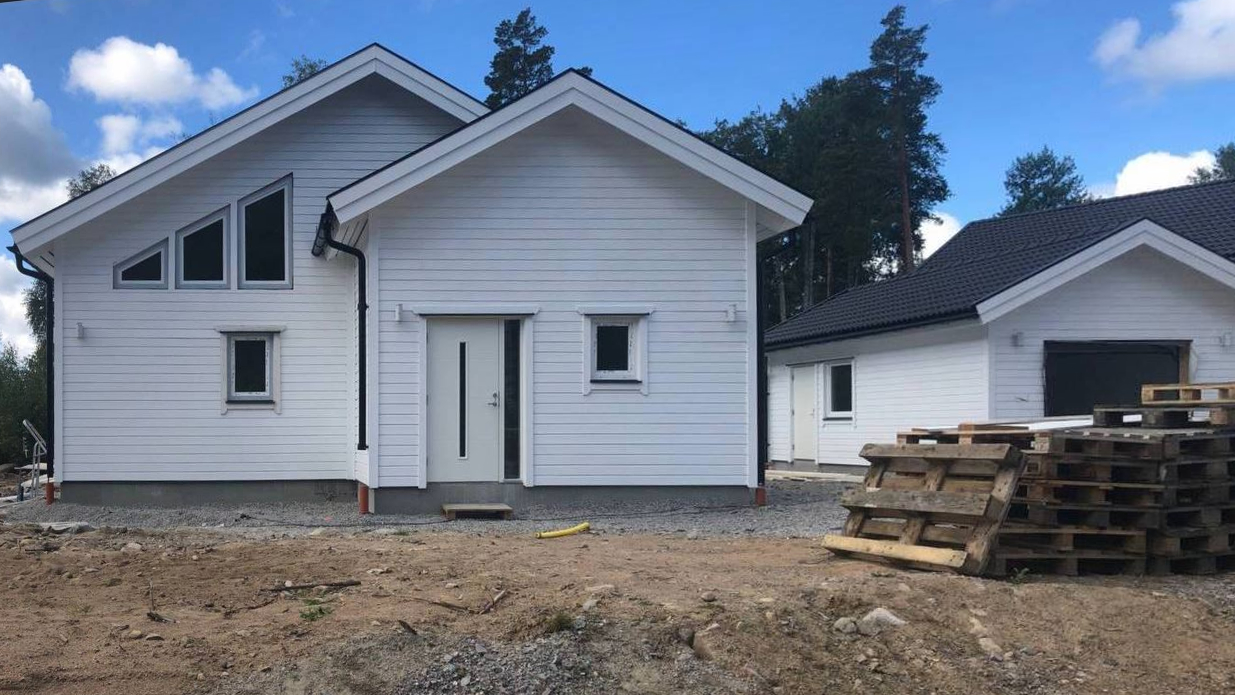 Färdigbyggd villa i Burvik